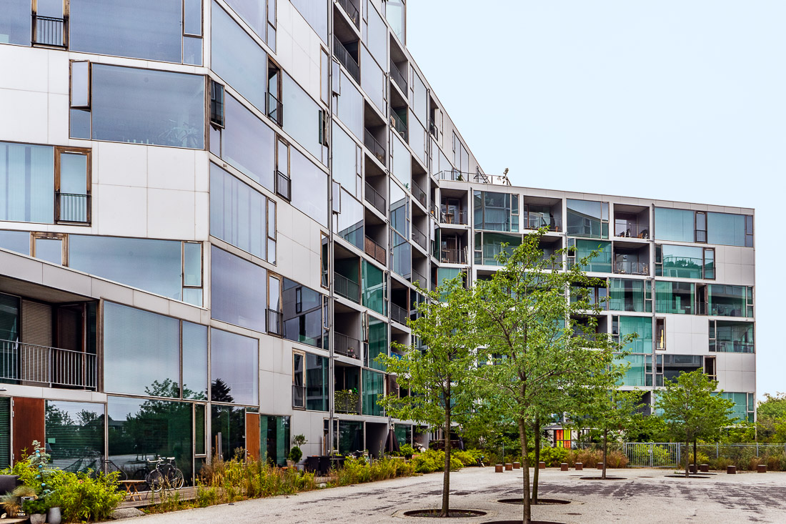 'De VM HOUSES' zijn ontworpen door de Bjarke Ingels Group(BIG), Julien de Smedt (JDS Architects) en Plot.