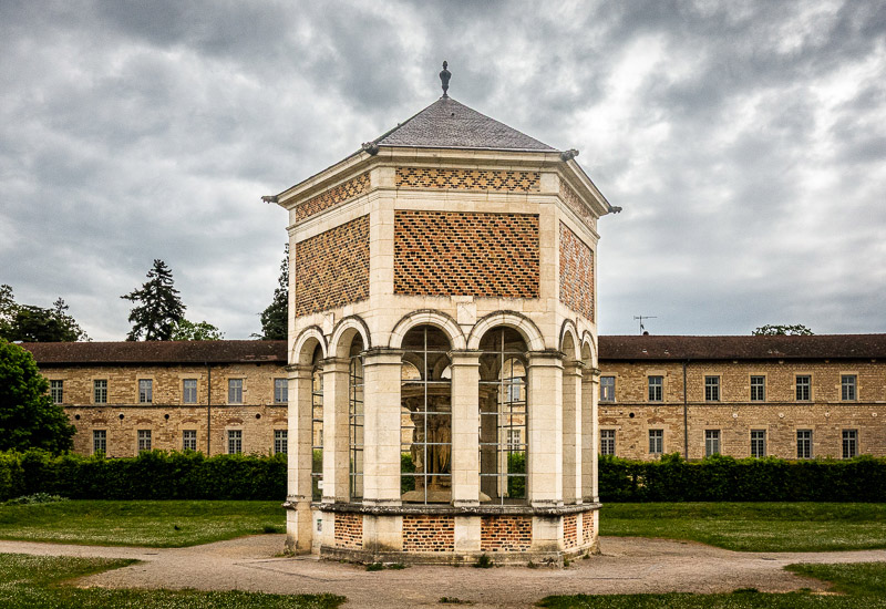 2. Dijon. De Mozesput