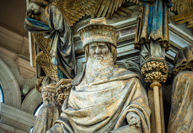 1. Dijon. Beeld in de Mozesput'