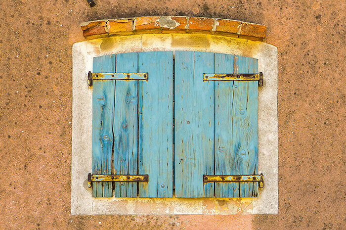 Muren, ramen en deuren'. Fotografie Anton Staartjes