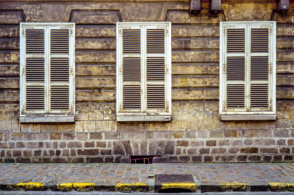 Muren, ramen en deuren'. Fotografie Anton Staartjes