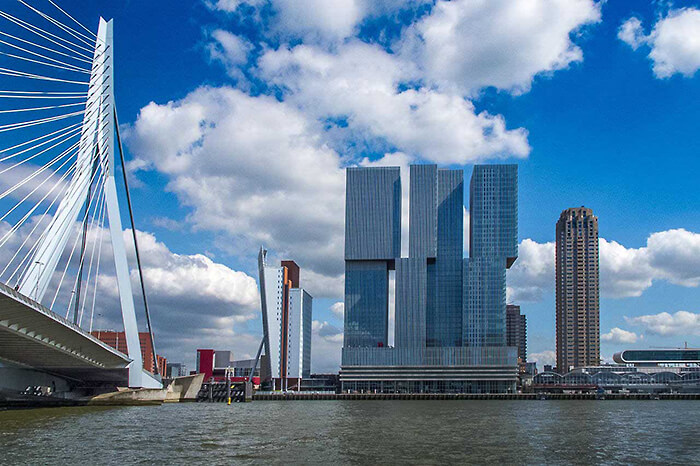 12. Rotterdam met Erasmusbrug. Fotografie Anton Staartjes