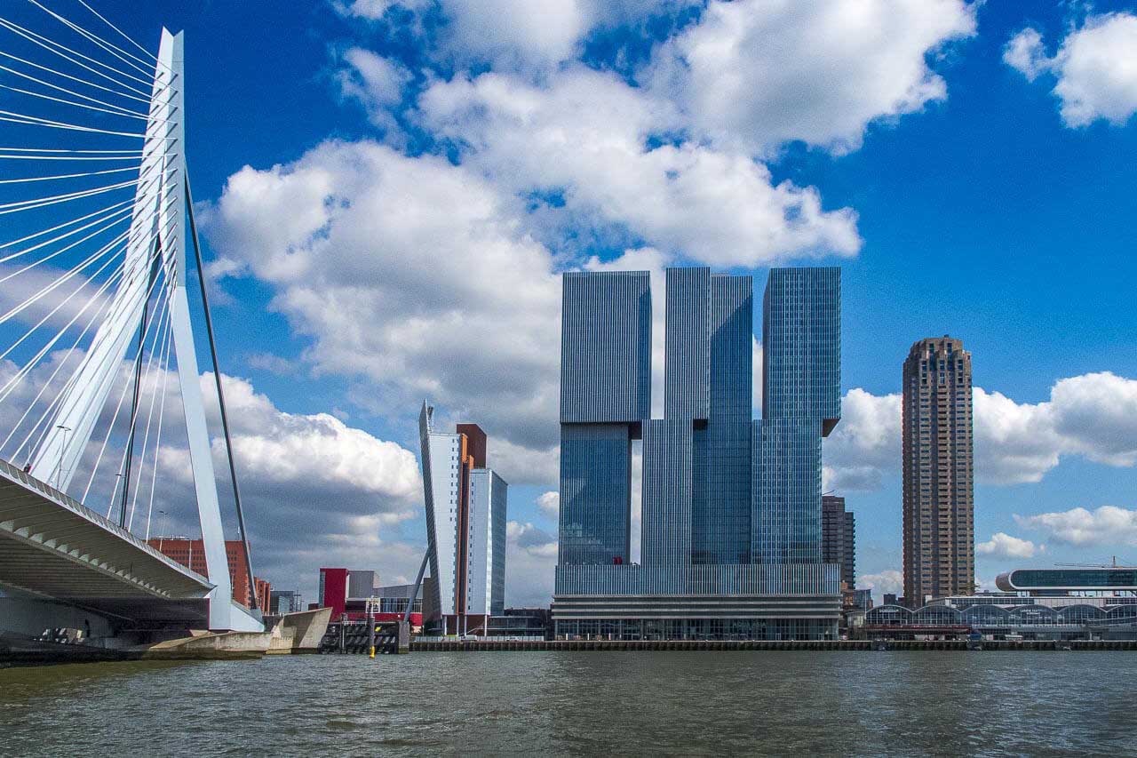 12. Rotterdam met Erasmusbrug. Fotografie Anton Staartjes